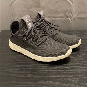 Boys size 5 adidas Pharrell Williams PW tennis Hu